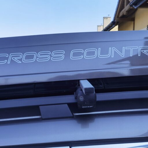 Volvo kleeps "Cross Country"